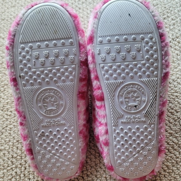 Build A Bear Pink Fuzzy Bear Slippers - Picture 3 of 4